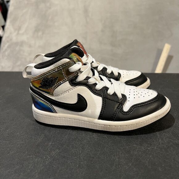 Air Jordan 1 Mid SE Heat Reactive Shoes Youth Size 11C Black DM7803-100 Kids - Picture 1 of 10